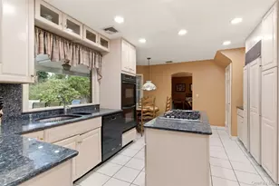 101 Convent Rd, Syosset, NY 11791 - Photo 15