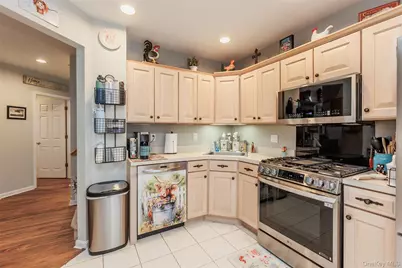 10 Tracie Lane, Middle Island, NY 11953 - Photo 9