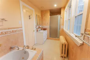 26 Overlook Cir, New Rochelle, NY 10804 - Photo 7