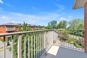 215 Constitution Pl, College Point, NY 11356 - Photo 9