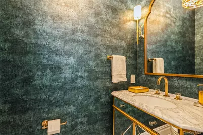 6 Valley Lane, Huntington, NY 11743 - Photo 19