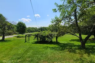 299-301 Stump Pond Rd, Livingston Manor, NY 12758 - Photo 9