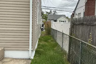 296 Chester St, Uniondale, NY 11553 - Photo 5