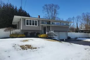 113 Lenore Ln, Centereach, NY 11720 - Photo 3