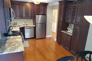 113 Lenore Ln, Centereach, NY 11720 - Photo 5