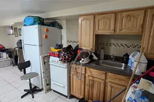 94-10 82nd Pl, Ozone Park, NY 11416 - Photo 9