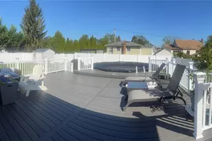 294 34th St, Lindenhurst, NY 11757 - Photo 11