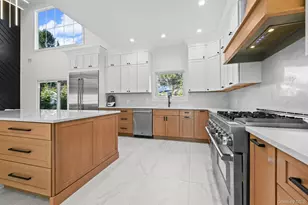 36 Foster Ln, Westbury, NY 11590 - Photo 9