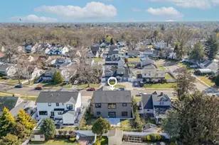 36 Foster Ln, Westbury, NY 11590 - Photo 33