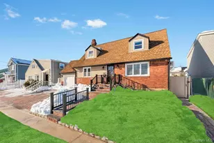 460 Roquette Ave, Floral Park, NY 11001 - Photo 1