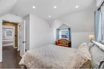 460 Roquette Avenue, Floral Park, NY 11001 - Photo 31