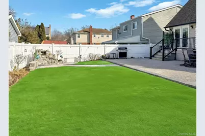 460 Roquette Avenue, Floral Park, NY 11001 - Photo 35