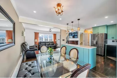 460 Roquette Avenue, Floral Park, NY 11001 - Photo 9