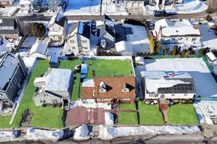 460 Roquette Ave, Floral Park, NY 11001 - Photo 41