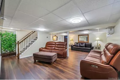 460 Roquette Avenue, Floral Park, NY 11001 - Photo 21