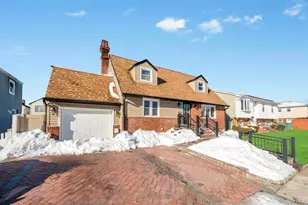 460 Roquette Ave, Floral Park, NY 11001 - Photo 3