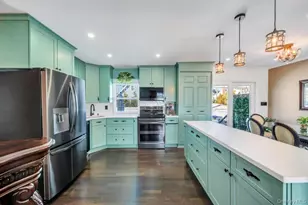 460 Roquette Ave, Floral Park, NY 11001 - Photo 11