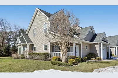 153 Stoneleigh Drive #153, Riverhead, NY 11901 - Photo 3