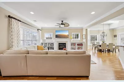 153 Stoneleigh Drive #153, Riverhead, NY 11901 - Photo 9