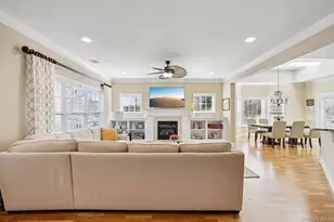 153 Stoneleigh Dr, Riverhead, NY 11901 - Photo 9