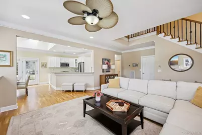 153 Stoneleigh Drive #153, Riverhead, NY 11901 - Photo 11