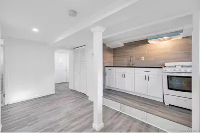 297 E Columbia Street, Hempstead, NY 11550 - Photo 25