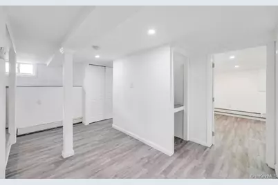 297 E Columbia Street, Hempstead, NY 11550 - Photo 23