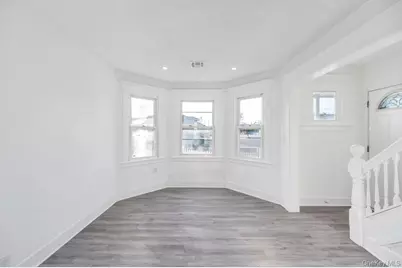 297 E Columbia Street, Hempstead, NY 11550 - Photo 5