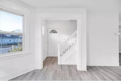 297 E Columbia Street, Hempstead, NY 11550 - Photo 9