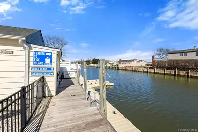 185 East Drive, Copiague, NY 11726 - Photo 33