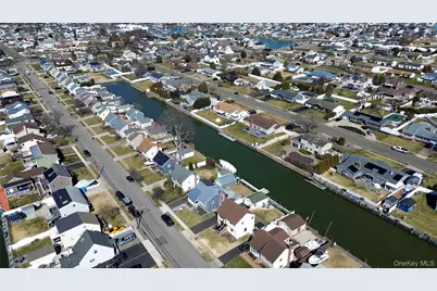 185 East Drive, Copiague, NY 11726 - Photo 39