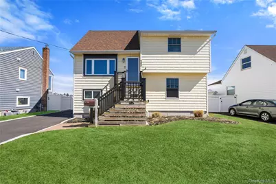 185 East Drive, Copiague, NY 11726 - Photo 1
