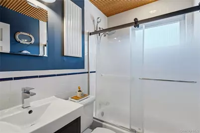 185 East Drive, Copiague, NY 11726 - Photo 25