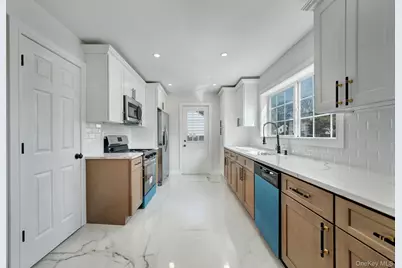 40 Durhamoc Lane, North Babylon, NY 11703 - Photo 11