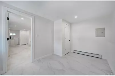 40 Durhamoc Lane, North Babylon, NY 11703 - Photo 19