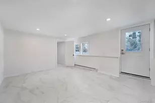 40 Durhamoc Ln, North Babylon, NY 11703 - Photo 17