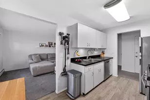 210 Parkside Dr, Suffern, NY 10901 - Photo 9