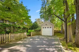 31 Bellingham Ln, Great Neck, NY 11023 - Photo 27