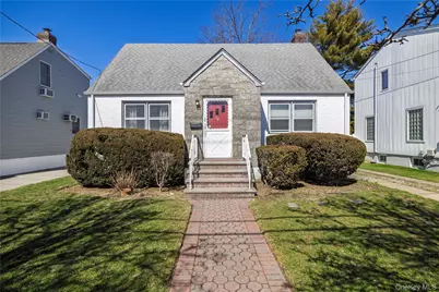54 Hollywood Avenue, Lynbrook, NY 11563 - Photo 1