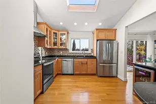 361 Nevada St, Lindenhurst, NY 11757 - Photo 21