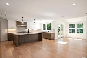 40 Hewlett Ln, Port Washington, NY 11050 - Photo 5