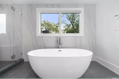 40 Hewlett Lane, Port Washington, NY 11050 - Photo 15