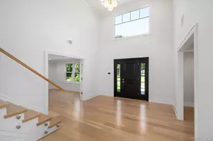 40 Hewlett Ln, Port Washington, NY 11050 - Photo 3