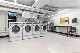 2 Overlook Rd, White Plains, NY 10605 - Photo 23