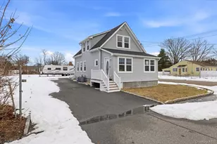 35 Weston Ave, Deer Park, NY 11729 - Photo 5