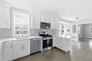 35 Weston Ave, Deer Park, NY 11729 - Photo 17