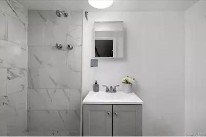 17949 Zoller Road, Jamaica, NY 11434 - Photo 17