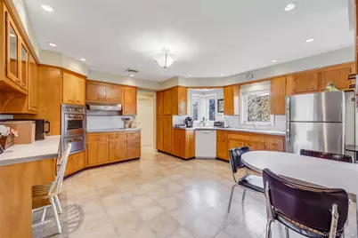 15 Seeley Court, Malverne, NY 11565 - Photo 17