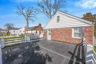 15 Seeley Court, Malverne, NY 11565 - Photo 31