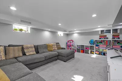 7 Rutgers Place, Merrick, NY 11566 - Photo 17